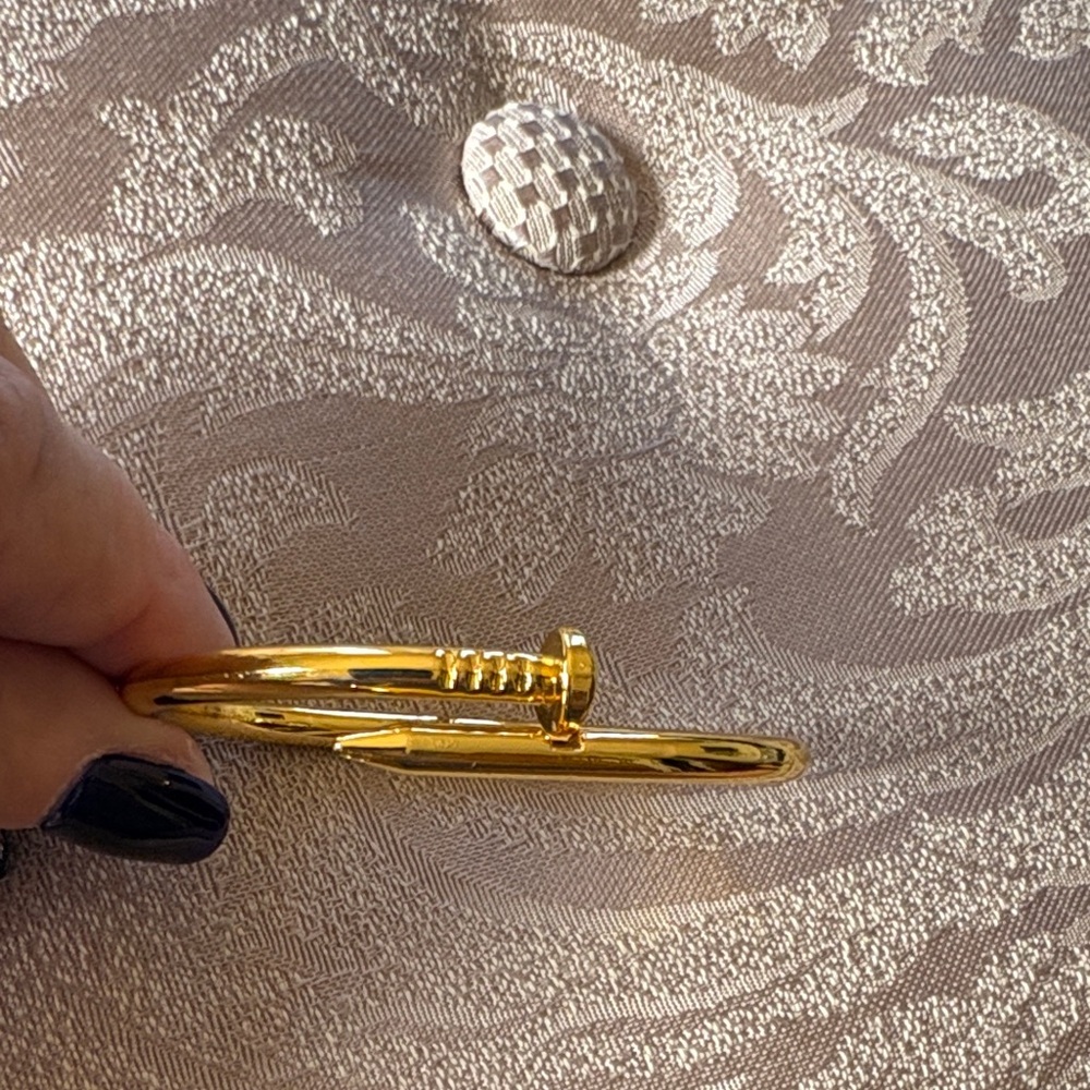 Nail bangle bracelet - Picture 2 of 4